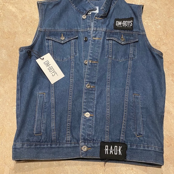 Om Boys Jean Vest. Size M new with tags - Picture 2 of 2